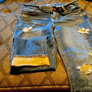 Mid-rise boyfriend jeans